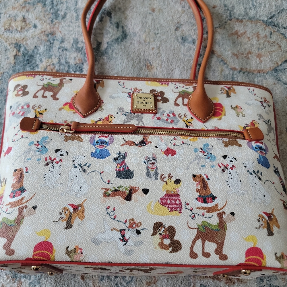 Disney Dooney & and Bourke Santa Dogs Tote Tails Paws Pluto Nana Max 2021 NWT